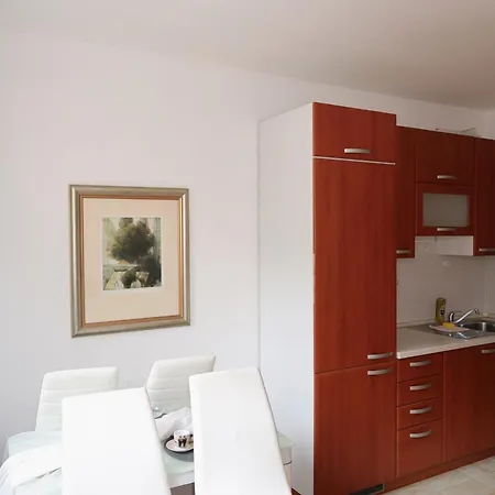 Emari Heart Of Apartment *